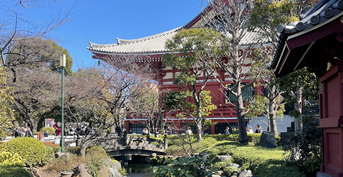 The lake next to the shrine